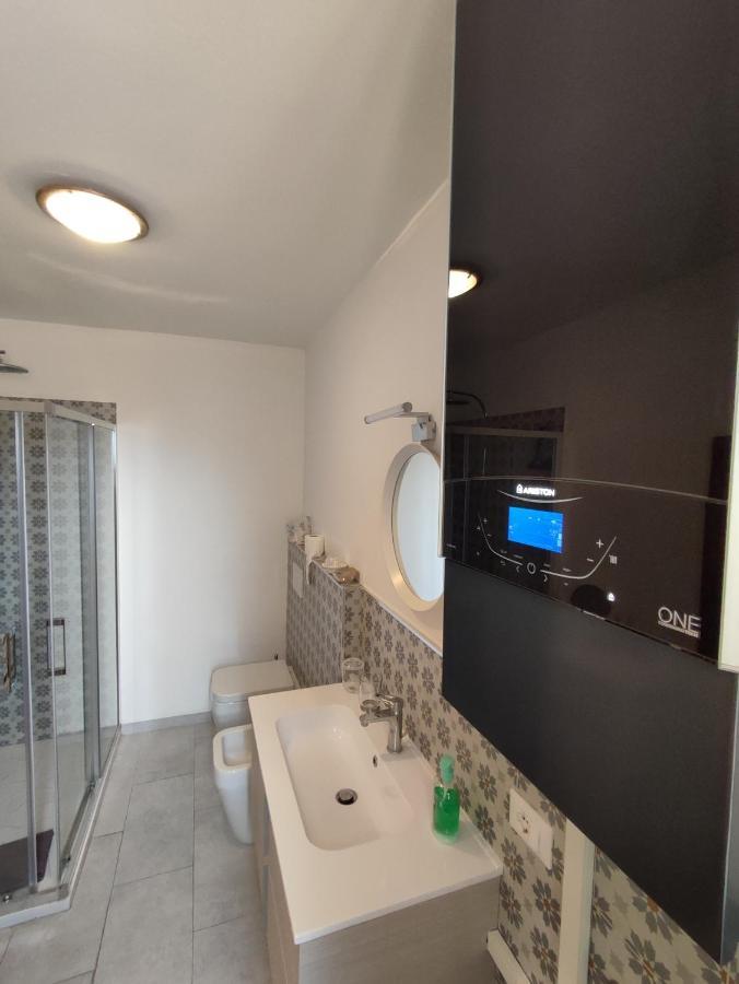 Il Grazioso Appartamento Di Chiara Con Posto Auto Privato Livorno Exterior photo