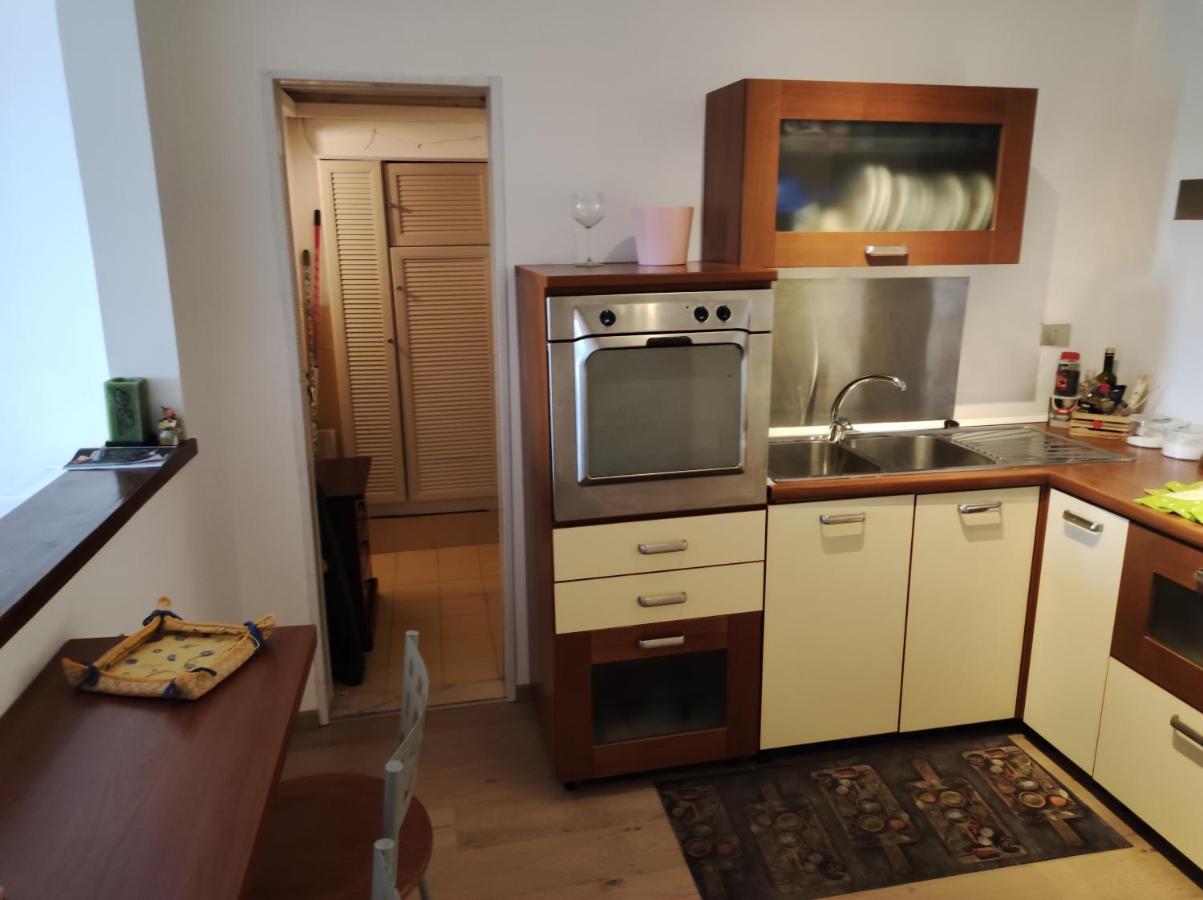 Il Grazioso Appartamento Di Chiara Con Posto Auto Privato Livorno Exterior photo
